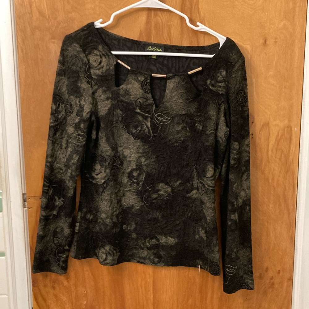 Catise black and tan top